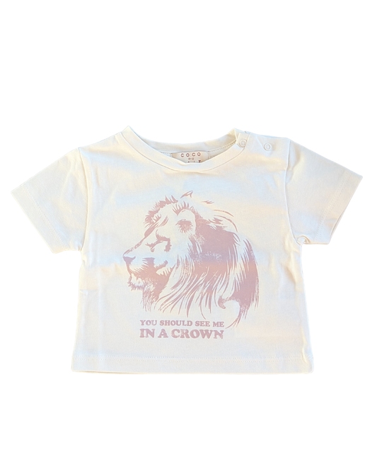 Baby lion in a crown t-shirt
