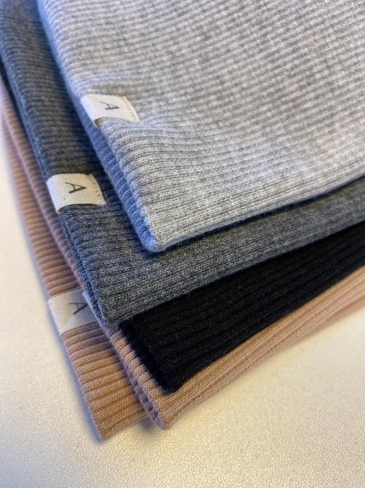 Beanie - Black M